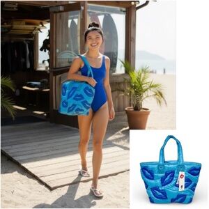 Wildfox Quilted Blue Puffy Tote Bag blue Lips Pattern Travel large bag NWT Zip